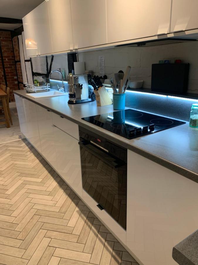 Hideaway Holiday Apartment Salisbury Ngoại thất bức ảnh